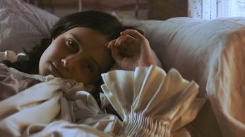 Julia Goldani Telles in The Wind (2018)