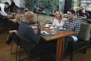 Christine Lakin, Julie Bowen, Ty Burrell, and Keegan-Michael Key in Modern Family (2009)