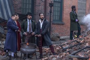 Eric Anderson, Shannon Holtzapffel, and Yahya Abdul-Mateen II in The Greatest Showman (2017)