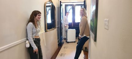 on set Signs of Love