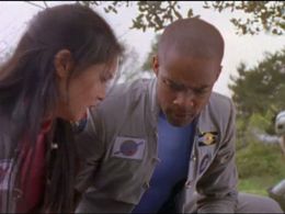 Patricia Ja Lee and Selwyn Ward in Power Rangers in Space (1998)