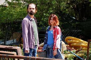 Ertan Saban and Ceren Moray in The Yard: 42.Bölüm (2019)
