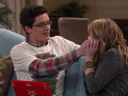Taylor Spreitler and Miles Wood in Melissa & Joey (2010)