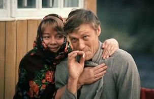 Nina Doroshina and Aleksandr Mikhaylov in Love and Doves (1985)