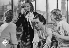 Ingrid Bergman, Ursula Herking, Carsta Löck, and Sabine Peters in The Four Companions (1938)