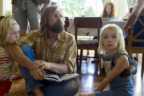 Viggo Mortensen, Annalise Basso, Shree Crooks, and Charlie Shotwell in Captain Fantastic (2016)