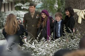 Damian Lewis, Morena Baccarin, Jackson Pace, and Morgan Saylor in Homeland (2011)