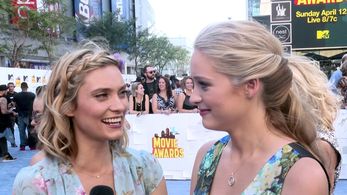 Spencer Grammer and Greer Grammer in 2015 MTV Movie Awards (2015)