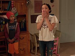 Jenna Ortega and Malachi Barton in Stuck in the Middle (2016)
