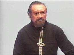 Gilbert Green in The Lost Saucer (1975)