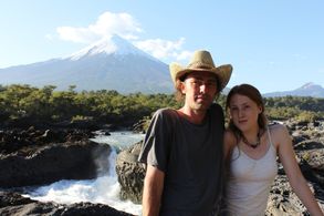 Garnet Mae and Jarrah Sexton. Road to Revolution.