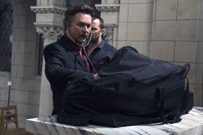 Jeremy Crutchley and Sullivan Stapleton in Blindspot (2015)