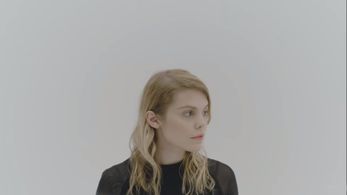 Coeur de pirate in Coeur de pirate: Drapeau blanc (2016)