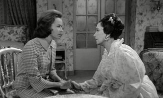 Lil Dagover and Brigitte Grothum in Die seltsame Gräfin (1961)