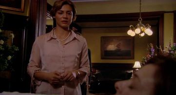 Nina Jones and Samaire Armstrong in The Staircase Murders (2007)