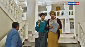 Tatyana Orlova and Galina Petrova in Mezhdu nami, devochkami. Prodolzheniye: Episode #1.7 (2019)