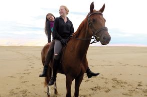 Ceci Chuh and Alissa Wilms in Of Girls and Horses (2014)