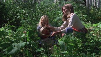 Susan Damante and Hollye Holmes in The Adventures of the Wilderness Family (1975)