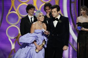Mark Ronson, Andrew Wyatt, Anthony Rossomando, Taylor Swift, and Lady Gaga at an event for The 76th Annual Golden Globe 