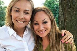 Charlotte Perrelli and Carina Berg in Ett jobb för Berg (2015)