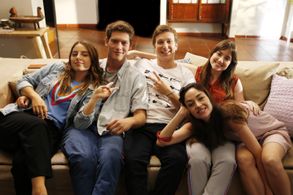 Nelly Tagar, Adam Shnal, Lee Biran, Eliana Tidhar, and Liana Ayoun in Forever (2018)