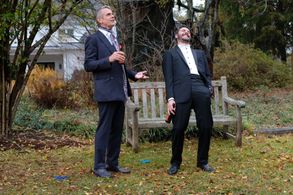 Jeremy Irons and Jack Huston in An Actor Prepares (2018)