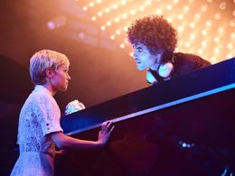 Lea Drinda and Nik Xhelilaj in We Children from Bahnhof Zoo (2021)