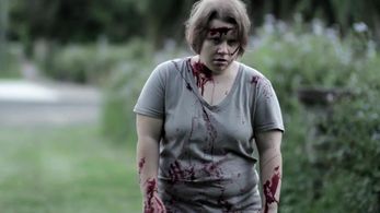 Deb in 'Dead Sunrise' (2016)