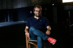 Marco Spagnoli in Cinecittà Studio 9 while directing Sophia! documentary