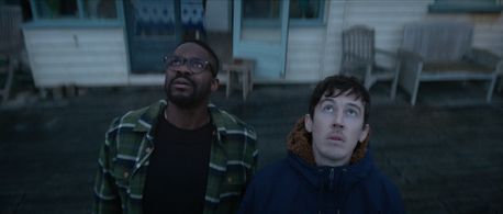 Alex Sharp and Jovan Adepo in 3 Body Problem (2024)