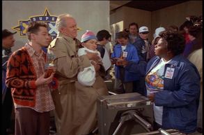 John Lithgow, Sonya Eddy, Joseph Gordon-Levitt, and French Stewart in 3rd Rock from the Sun (1996)