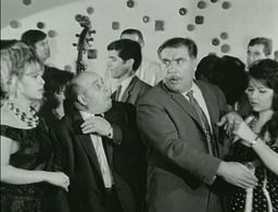 Suzan Avci, Hulusi Kentmen, Vahi Öz, and Sevda Nur in The Sugar Almonds (1963)