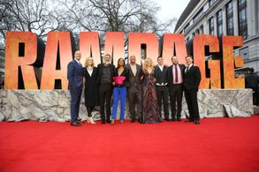 Beau Flynn, Malin Akerman, Naomie Harris, Dwayne Johnson, Jeffrey Dean Morgan, Brad Peyton, John Rickard, Hiram Garcia, 