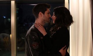 Melisa Pamuk and Alperen Duymaz in Crash: 17.Bölüm (2019)