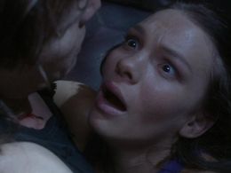 Alec Newman and Abby Brammell in Star Trek: Enterprise (2001)