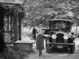 Gladys Leslie in Straight Is the Way (1921)