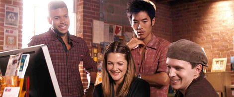 Drew Barrymore, Wilson Cruz, Leonardo Nam, and Rod Keller in He's Just Not That Into You (2009)