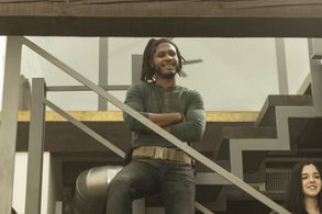 Colby Hollman and Alexa Nisenson in Fear the Walking Dead (2015)