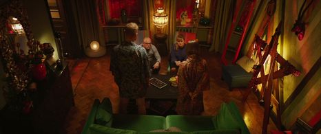 Anna Mikhalkova, Fyodor Lavrov, Vladimir Yaglych, and Lukerya Ilyashenko in About Love. For Adults Only (2017)