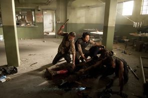 Norman Reedus, Nick Gomez, Andrew Lincoln, Scott Wilson, Lauren Cohan, Markice Moore, and Steven Yeun in The Walking Dea
