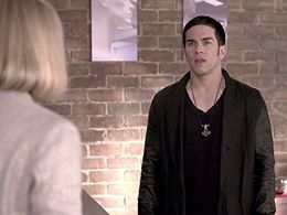 Jared Turner and Fern Sutherland in The Almighty Johnsons (2011)