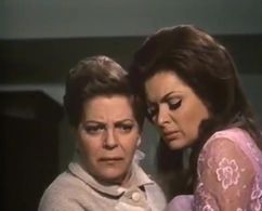 Alma Delia Fuentes and Pilar Sen in Panic (1972)