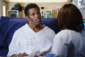 Chandra Wilson and Benjamin Patterson in Grey's Anatomy (2005)