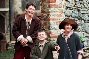 Ben Smith, Lucinda Dryzek, and Eliot Otis Brown Walters in Help! I'm a Teenage Outlaw (2004)