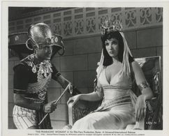 Linda Cristal and Armando Francioli in The Pharaohs' Woman (1960)