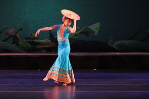 Dai Dance with the Atlanta Chinese Dance Company