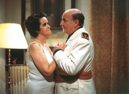 Chus Lampreave and Pepe Soriano in Espérame en el cielo (1988)