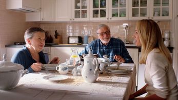 Jirí Bartoska, Zuzana Krónerová, and Petra Hrebícková in Zboznovaný (2021)