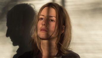 Irina Starshenbaum in Podarok Very (2016)