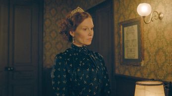 Find Me in Paris - Princess Alexandra in Victor's office